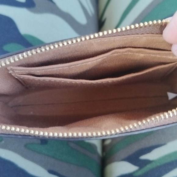 Coach wristlets snowflakes ❄️❄️❄️ - Picture 5 of 10